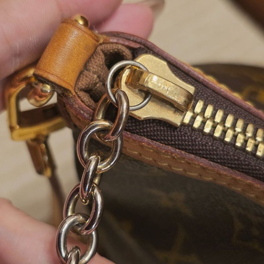 LV Louis Vuitton原花抓皺拉鍊三用元寶包/ M40145手提、肩背，斜跨-42
