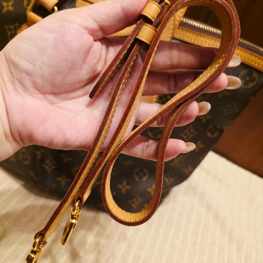 LV Louis Vuitton原花抓皺拉鍊三用元寶包/ M40145手提、肩背，斜跨-43
