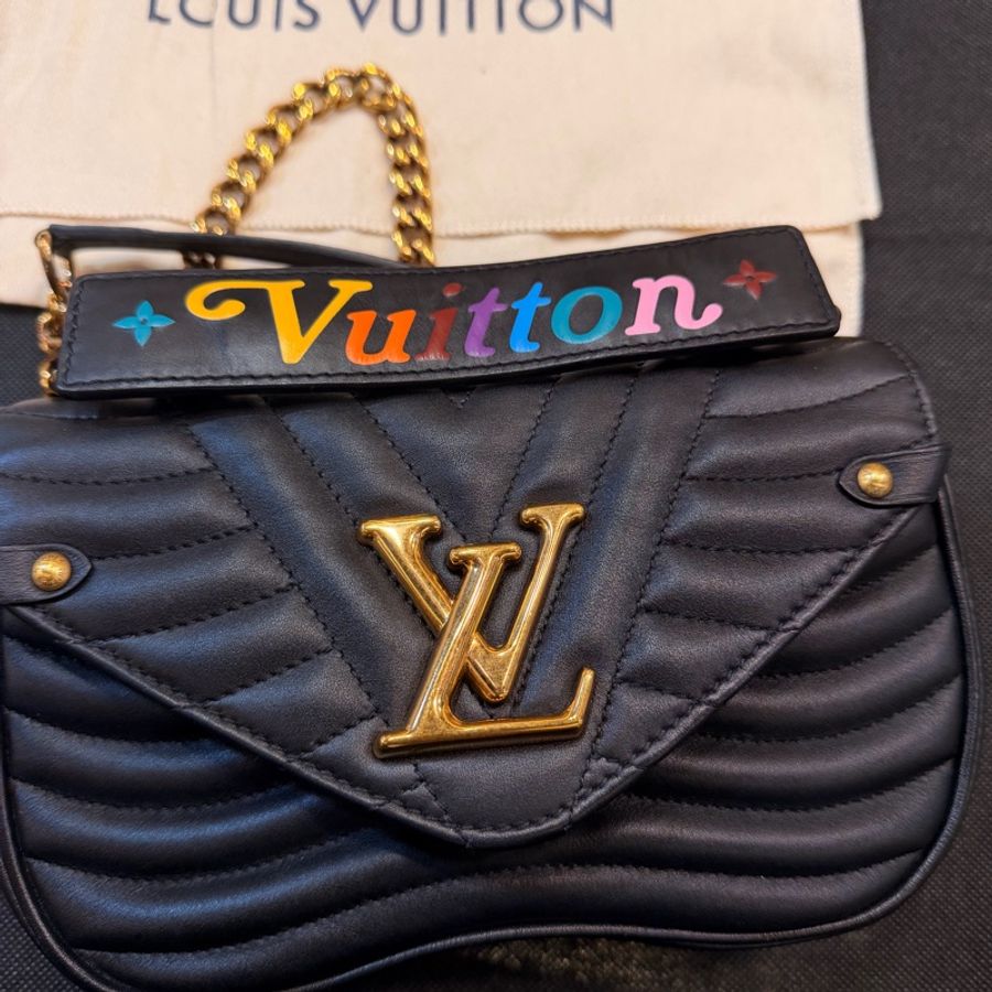 LV New Wave Chain Bag黑牛皮彩色把手斜背包-0