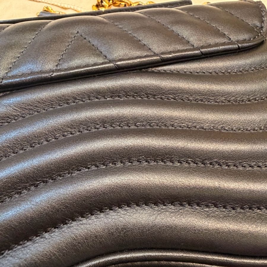 LV New Wave Chain Bag黑牛皮彩色把手斜背包-13
