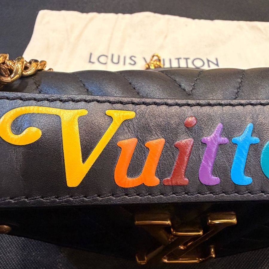 LV New Wave Chain Bag黑牛皮彩色把手斜背包-64