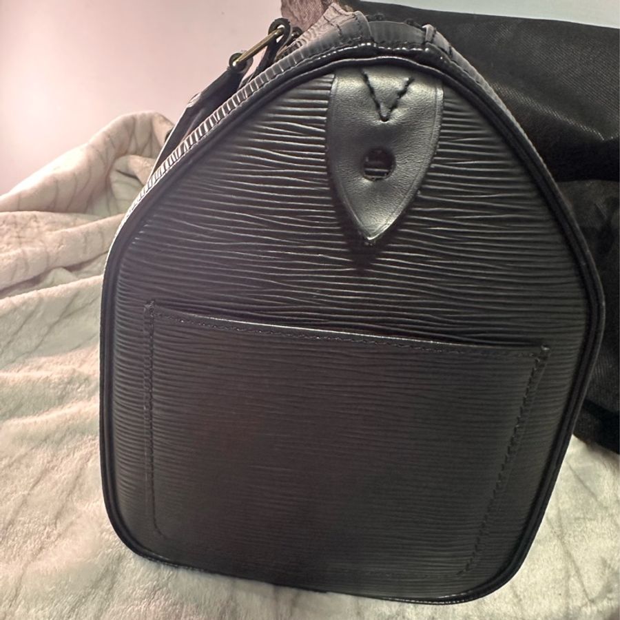 LV黑色epi 水波紋 speedy 25-2