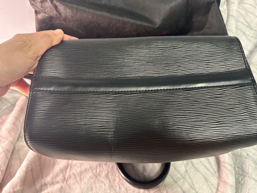 LV黑色epi 水波紋 speedy 25-3