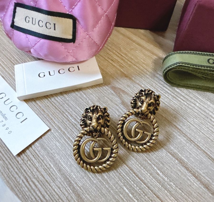 GUCCI 仿舊 古銅金色 經典GG獅頭 夾式耳環. 沒有耳洞的福音-0