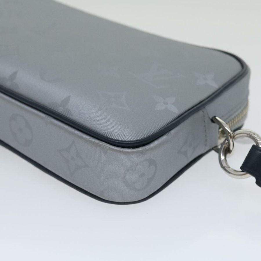 【日本直送】路易威登 Monogram Satellite Alpha 手拿包 銀色 M44171 LV 正品 29977SAV-15