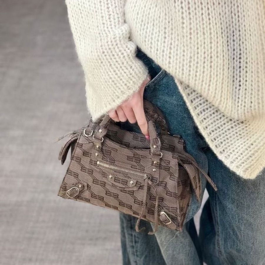 Balenciaga 咖色牛仔 機車包26*17cm  95新 配件肩帶 吊牌 塵袋-0