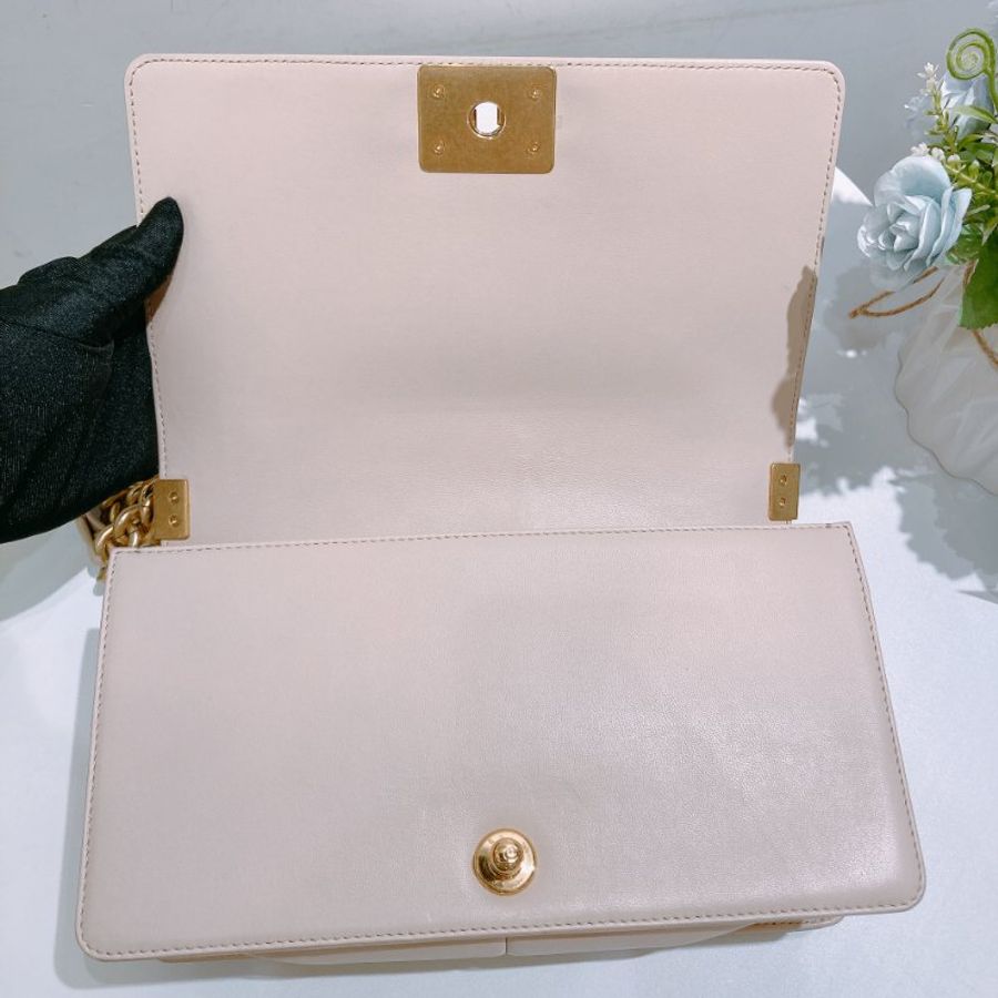 TW4819 Chanel 香奈兒中號特別版 leboy 羊皮 杏色金扣Boy Shoulder Bag Medium Lambskin-11