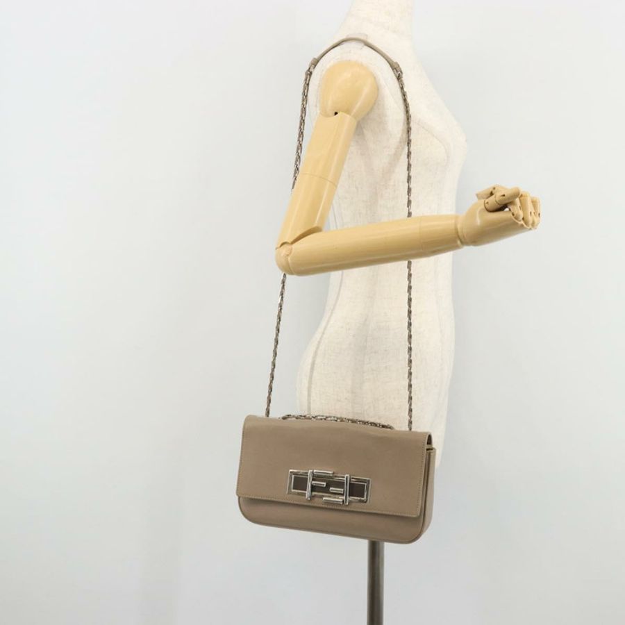 【日本直送】FENDI 鏈條 Trebuquette 單肩包 皮革 米色 銀色 正品 ka3885A-22