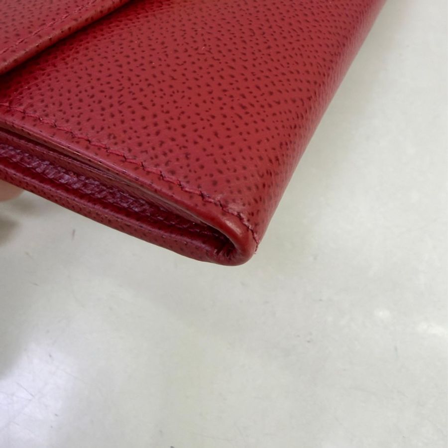 這款產品是Salvatore Ferragamo 的Gancini Continental Wallet。-5