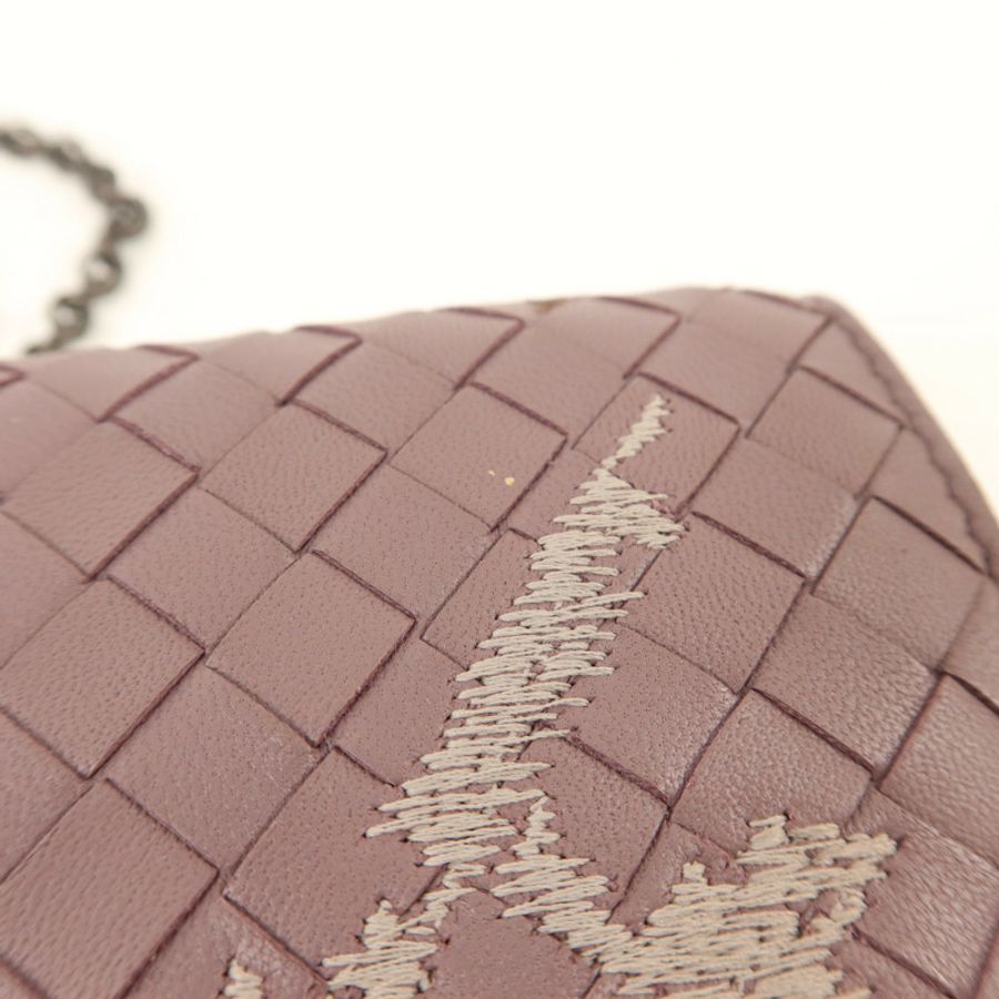 BOTTEGA VENETA 羊皮皮革Wallet On Chain鏈帶肩背袋-15