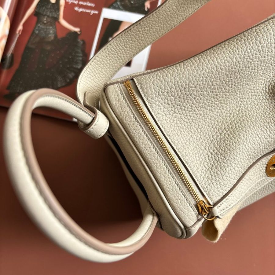 B刻 割愛釋出 ::HERMES:: 愛馬仕 8L冰川白金釦LINDY 26-6