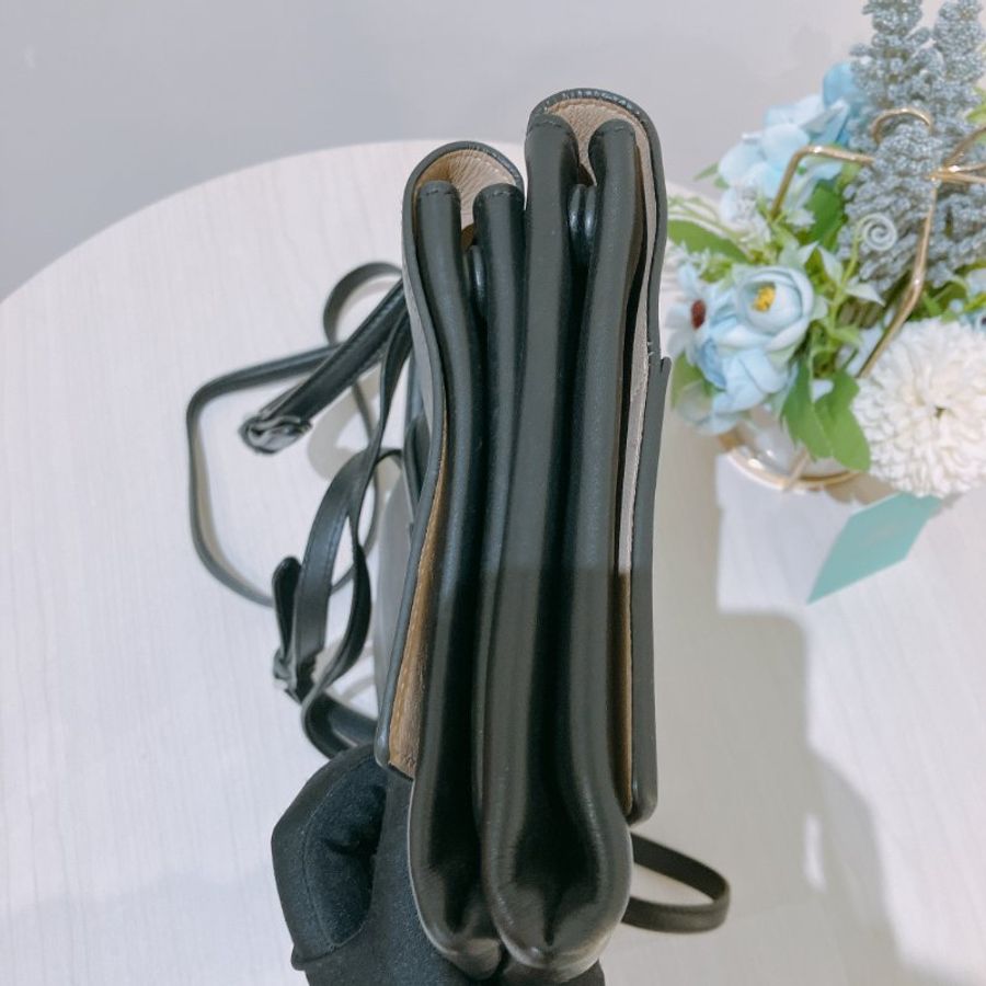 TK2019 Prada 普提拉肩帶包包 30cm Shoulder Bag Black X Nude Calfskin-4