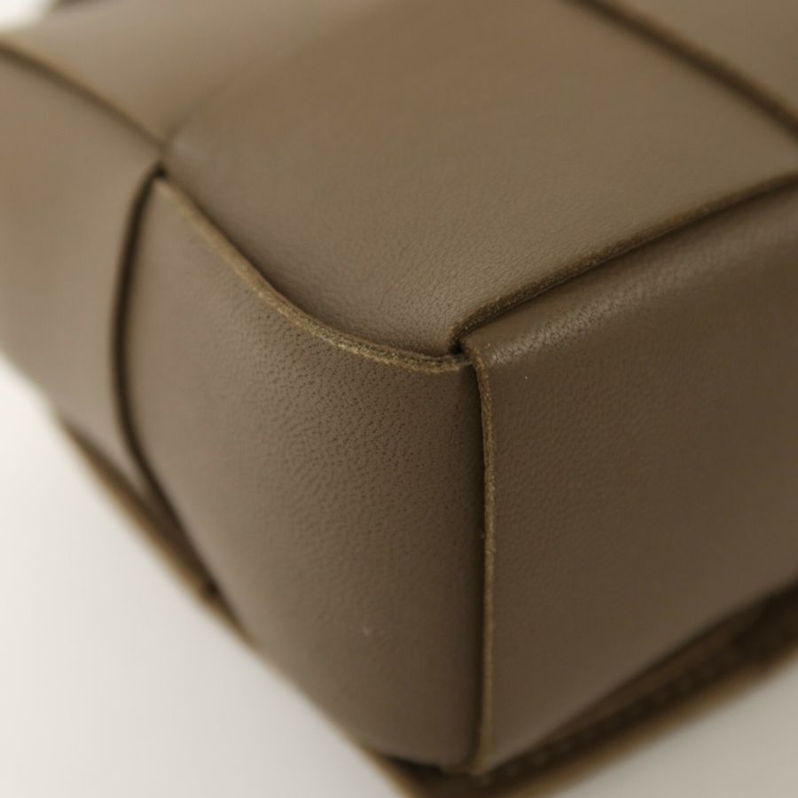 BOTTEGA VENETA 羊皮皮革Candy Cassette肩背袋-11