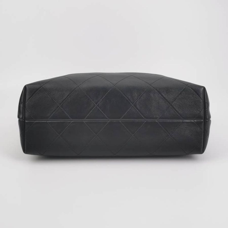 Chanel 羊皮純色菱格絎縫雙C Logo單肩包-5