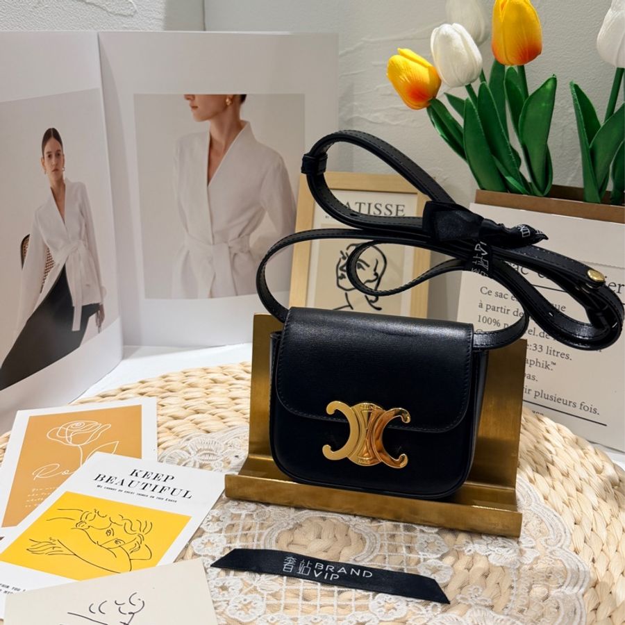 Celine Triomphe mini 牛皮手袋(閒置未使用)-1