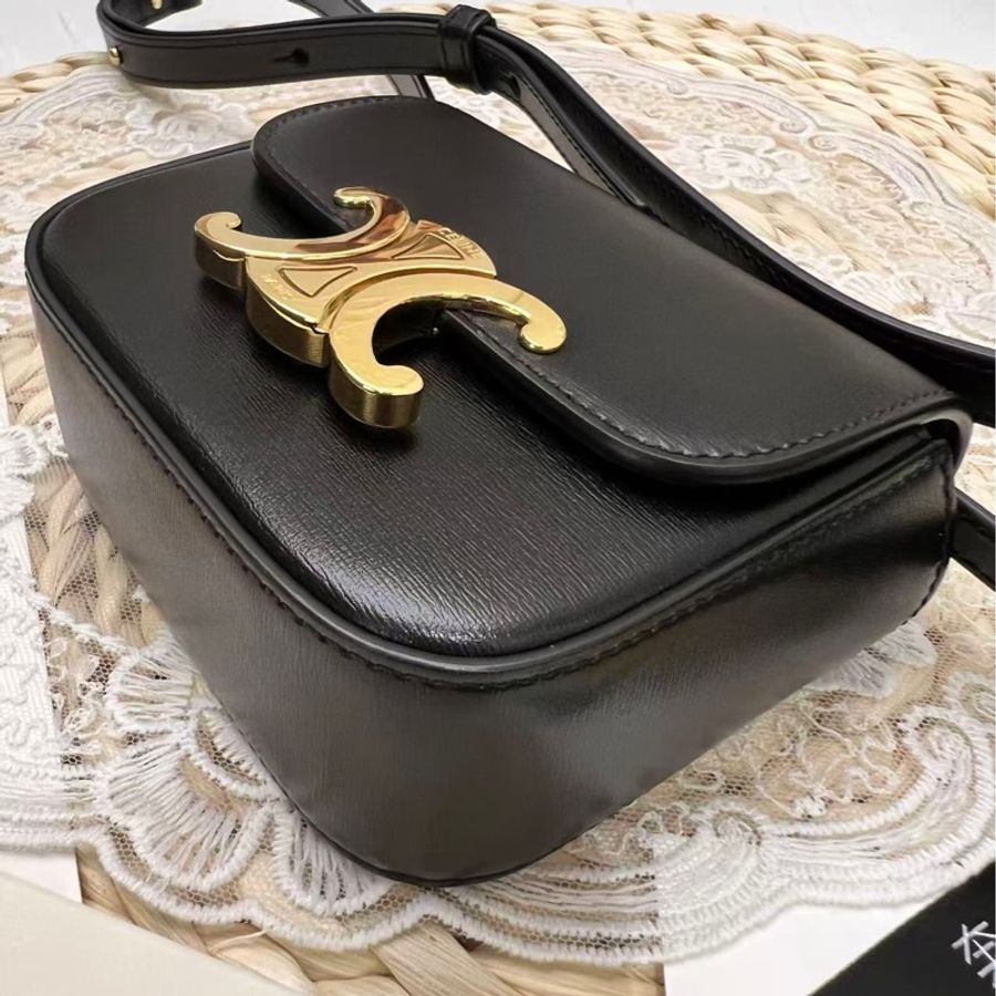 Celine Triomphe mini 牛皮手袋(閒置未使用)-10