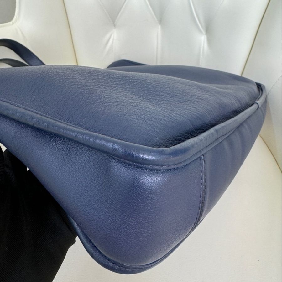 Loewe羅意威 極簡公文電腦包 牛皮材質 尺寸40*30cm。-11