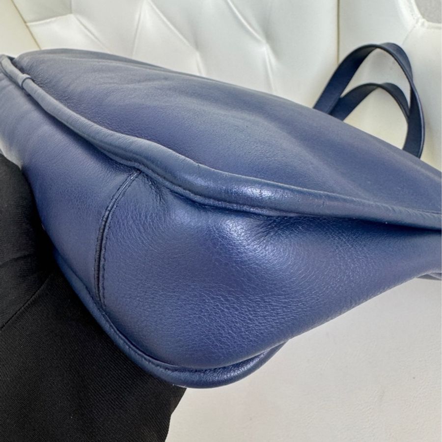Loewe羅意威 極簡公文電腦包 牛皮材質 尺寸40*30cm。-13