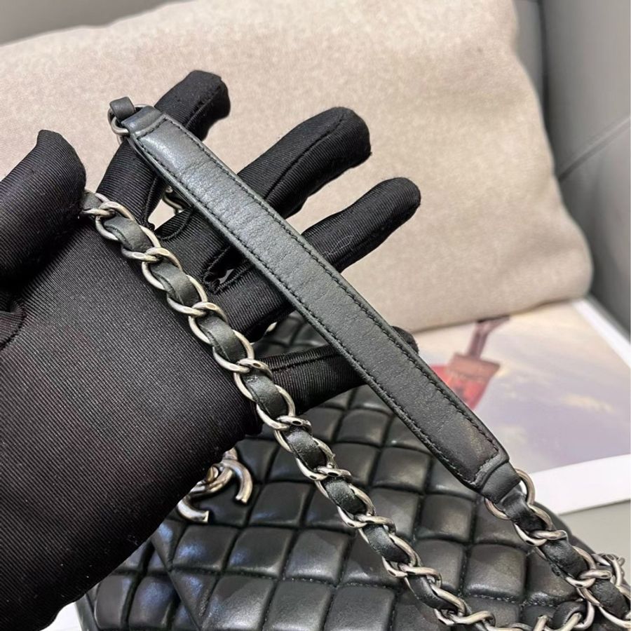 Chanel香奈兒黑銀泡芙cf單肩腋下包-3