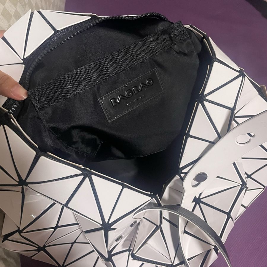 BAO BAO ISSEY MIYAKE 12x7 白色 幾何 長型 托特 拉鏈包-4