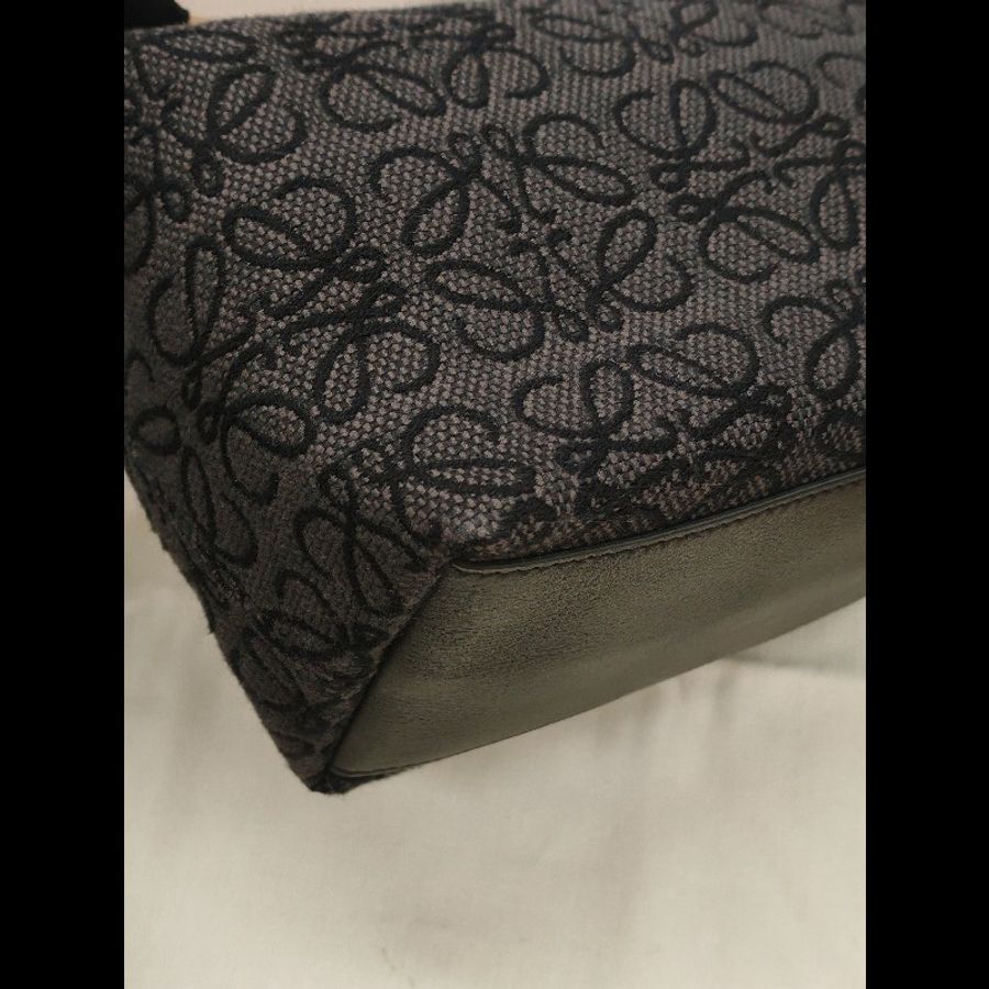 Loewe small Cubi 飯盒包-7