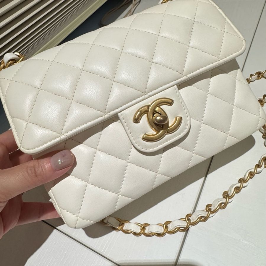 Chanel 籌碼口蓋包 白色-1