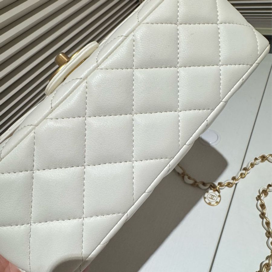 Chanel 籌碼口蓋包 白色-9