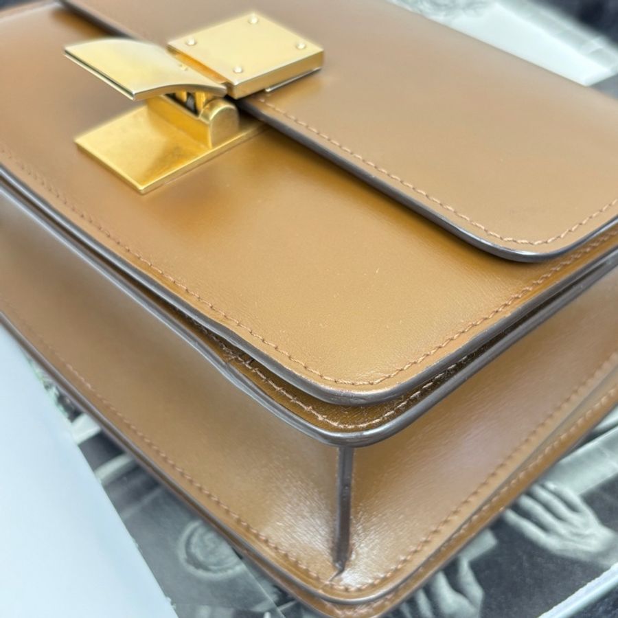 Celine • Box 焦糖棕金釦 豆腐包-11