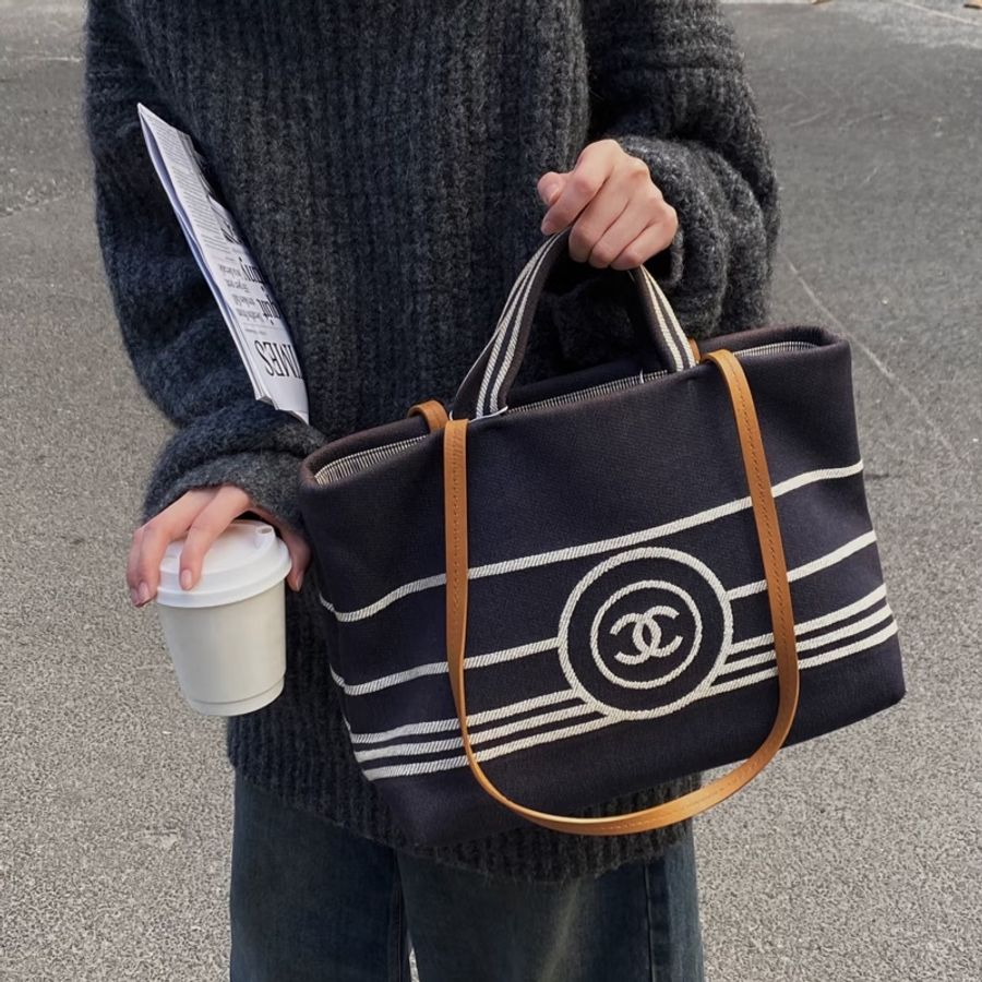 Chanel • 海軍藍條紋沙灘包 小號 附盒-2