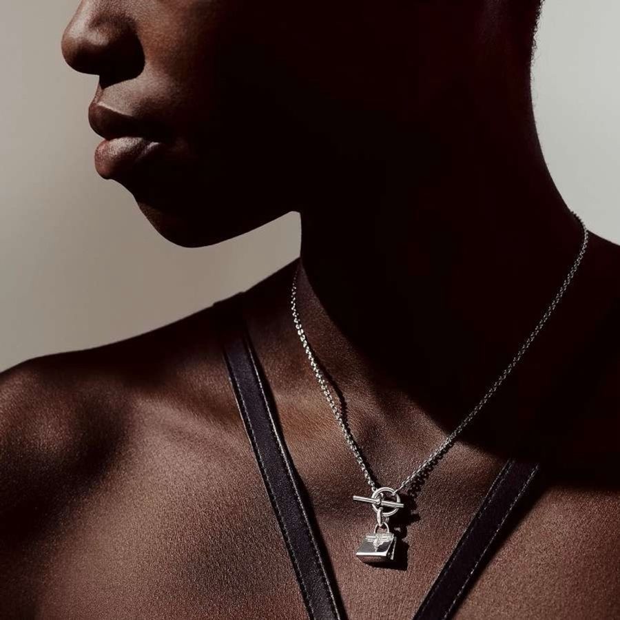愛馬仕HERMES Kelly Amulettes 925銀 項鍊 女款 附件:內外盒 。-0