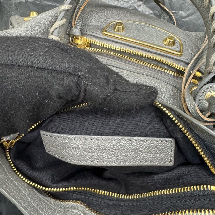 Balenciaga • City 經典水泥灰山羊皮金釦機車包 金釦-14