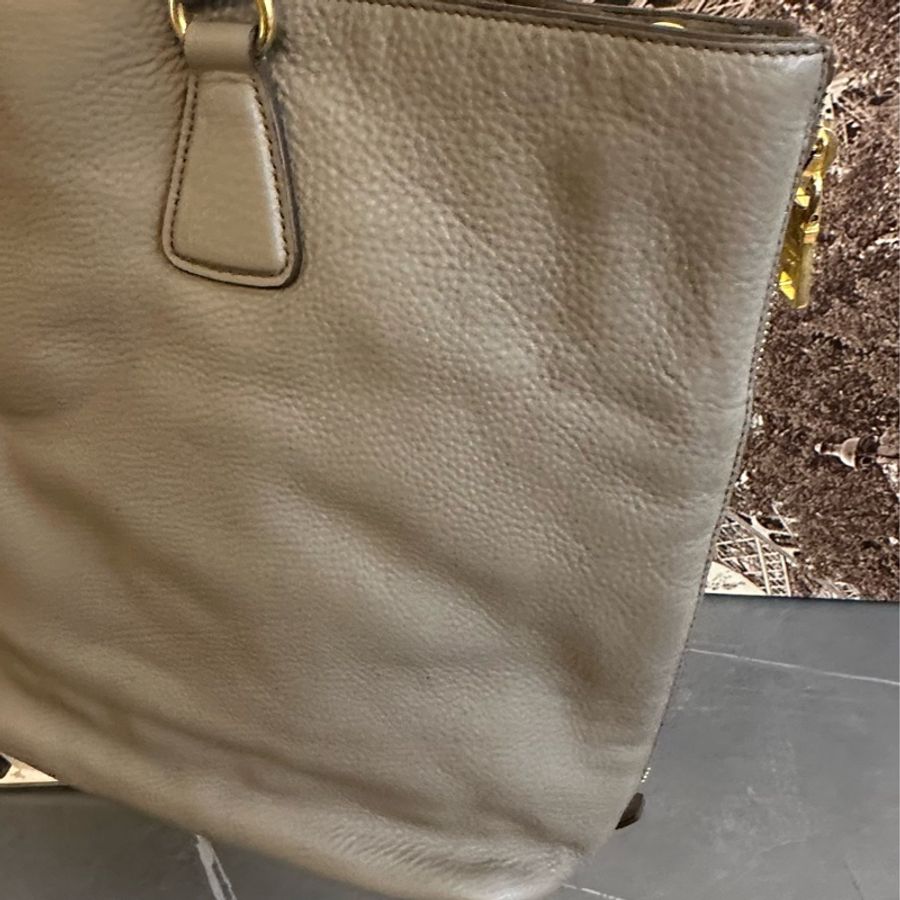 🩵MYMluxurybag🩵 Prada 36.5cm 皮袋 肩背袋 手提袋 斜背袋-16