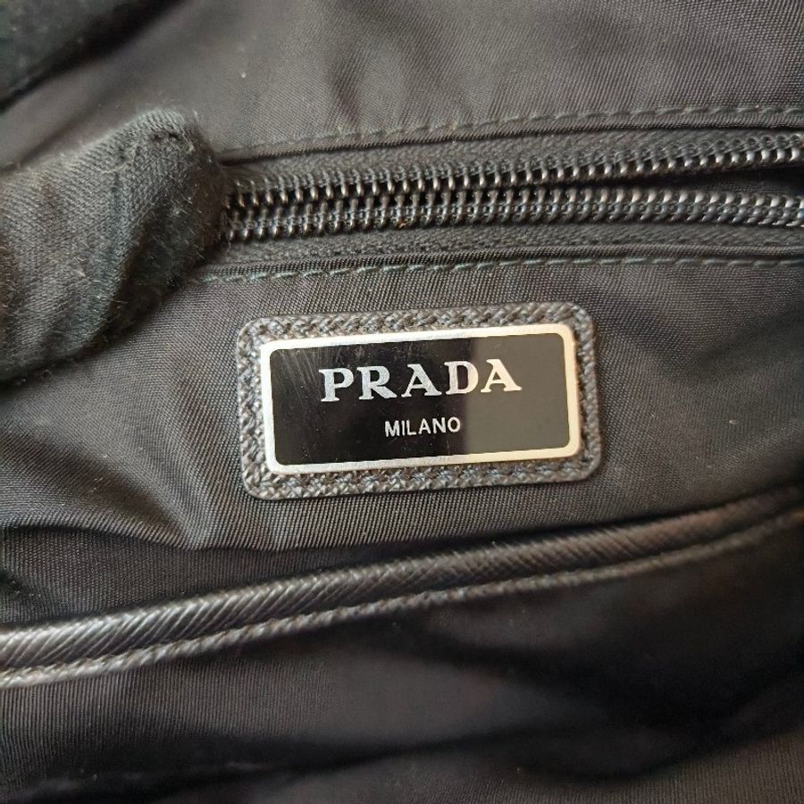 ‼️年中慶降價‼️創新低價只到6/21🎁 【8成新】㊣✨PRADA✨普拉達 黑色 帆布 口袋 胸前包 單車包 斜跨包/二手包/二手精品🌳二手樹屋🌳-36