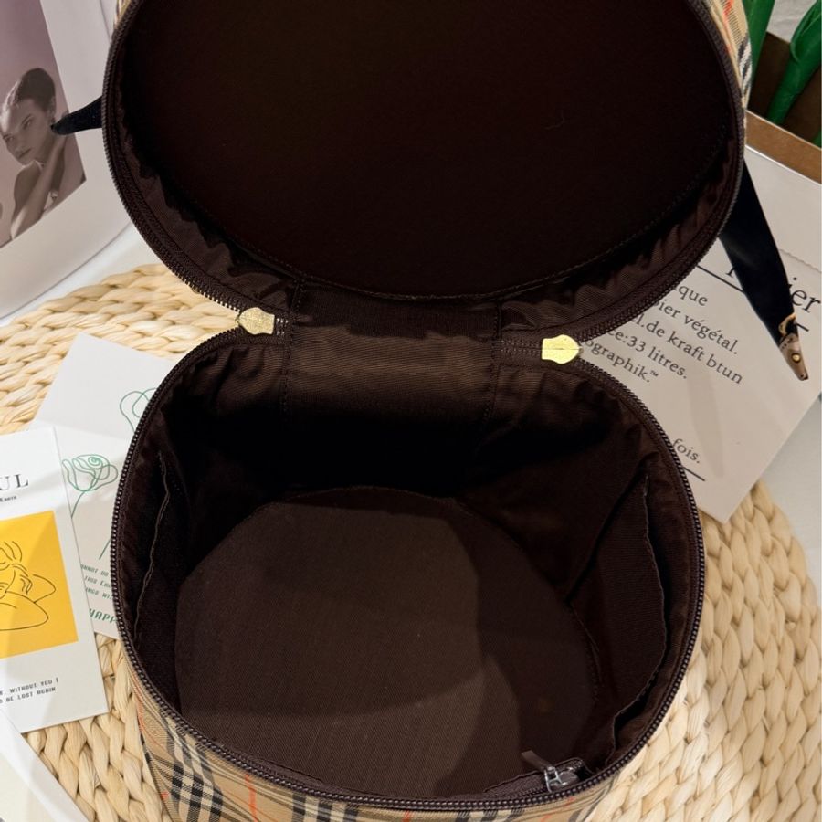 Burberry Nova Check Vanity Pouch(隨包贈送日本進口Twilly)-12