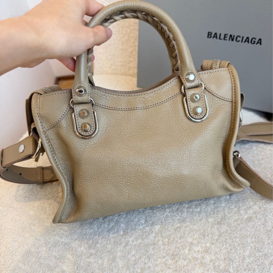 Balenciaga巴黎世家 mini city機車包,尺寸24*15*8cm,山羊皮,銀釘編織手柄-2