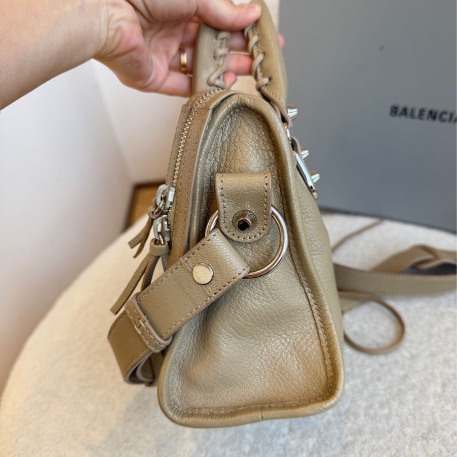 Balenciaga巴黎世家 mini city機車包,尺寸24*15*8cm,山羊皮,銀釘編織手柄-3