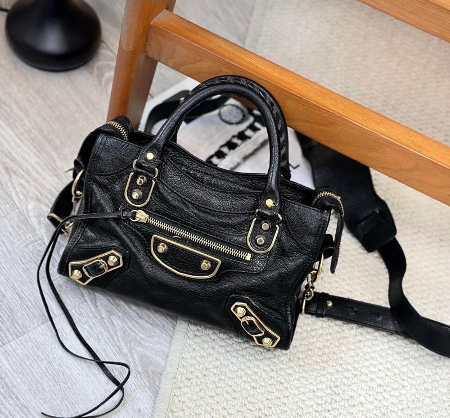 balenciaga 巴黎世家 黑金mini機車包 24cm 配件肩帶 (無鏡子)。-1