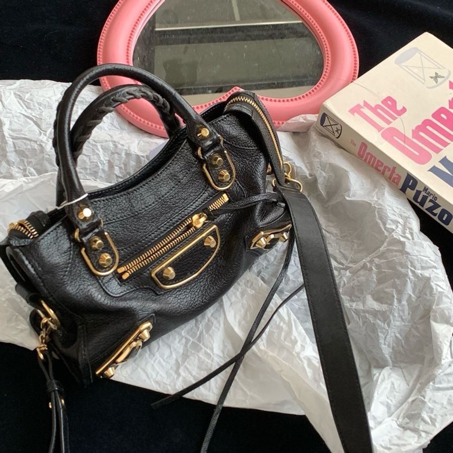 balenciaga 巴黎世家 黑金mini機車包 24cm 配件肩帶 (無鏡子)。-2