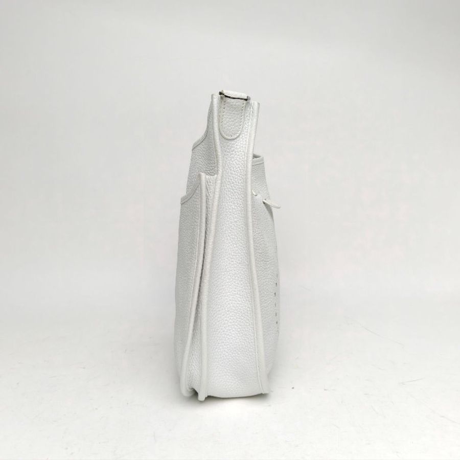 HERMES Evelyne小號29白色TC皮X刻銀扣肩背包-1