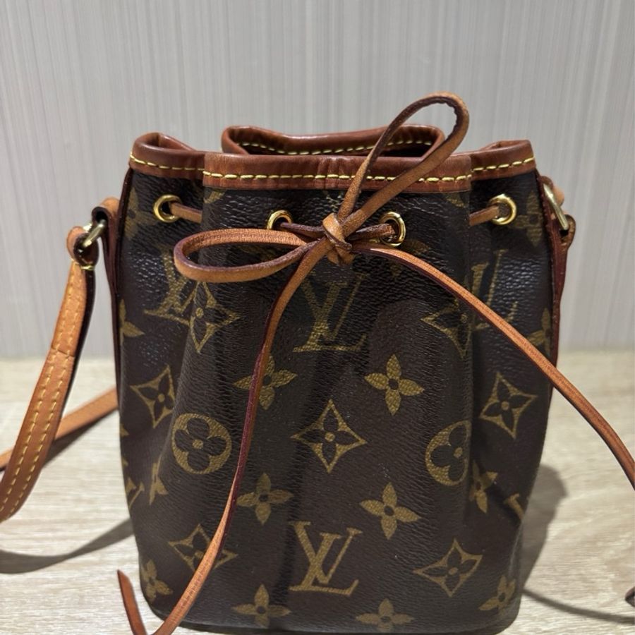 LV nano 側背小包-6