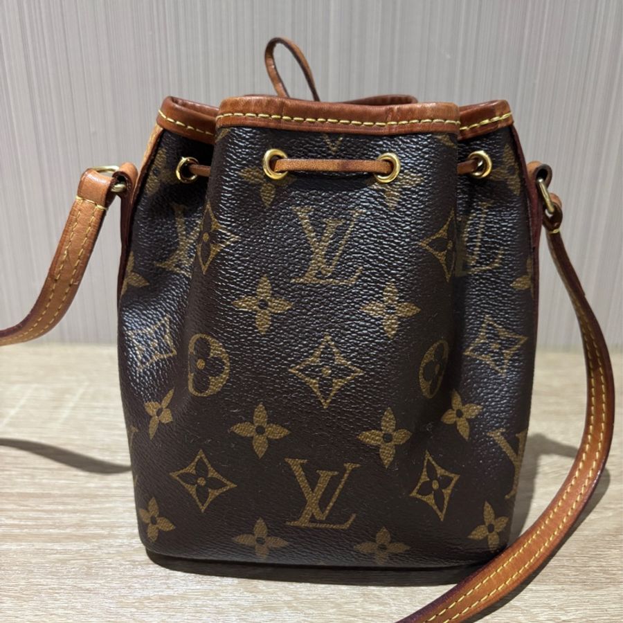LV nano 側背小包-8