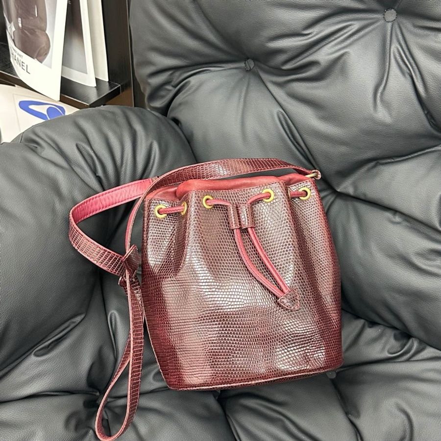 【赫蒂國際精品】Gucci 古馳 酒紅色壓紋皮革水桶包 vintage-0
