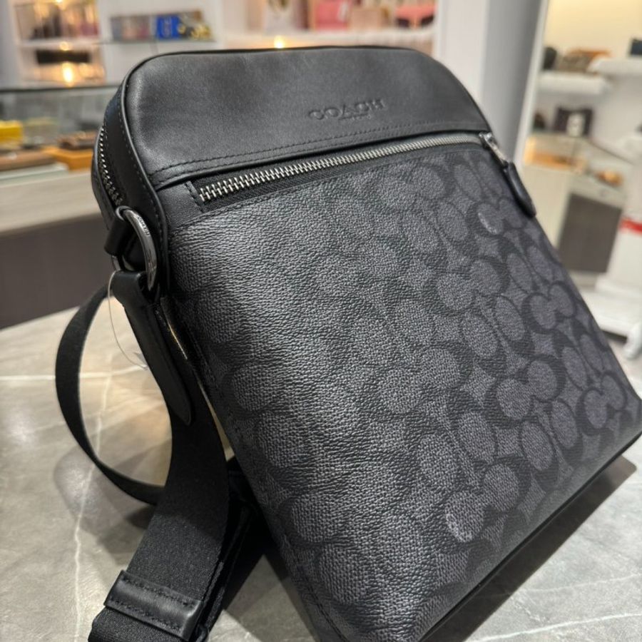 【全新品🔥】Coach經典滿版拼接皮革直立式斜背包-2
