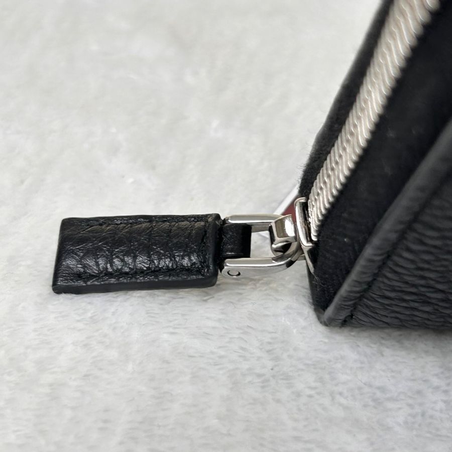 Prada Vitello Daino Triangle 粒紋皮革長夾 晶片款-20