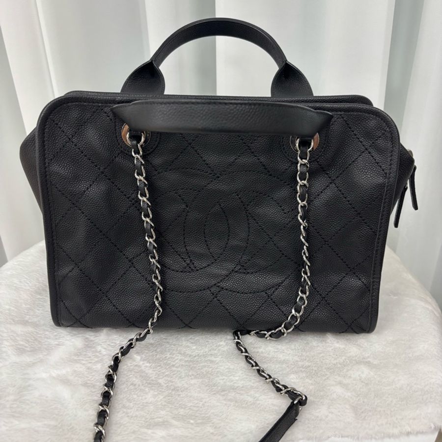 Chanel/香奈兒 黑色魚子醬保齡球大logo 尺寸32x22 20開 內里乾淨 可手提可單肩-0