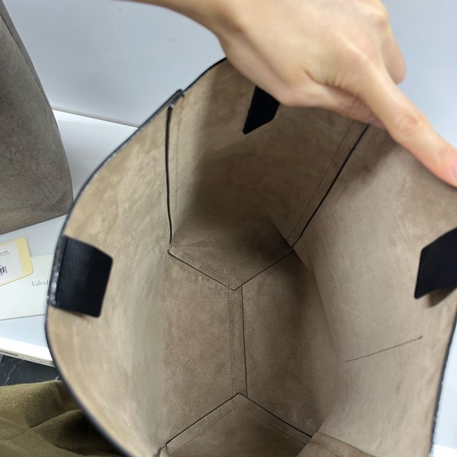 Valextra medium bucket bag 中號黑色水桶包,帶掛包、小卡-2