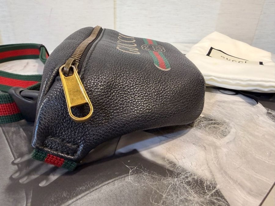 Gucci黑牛皮logo mini胸包-13
