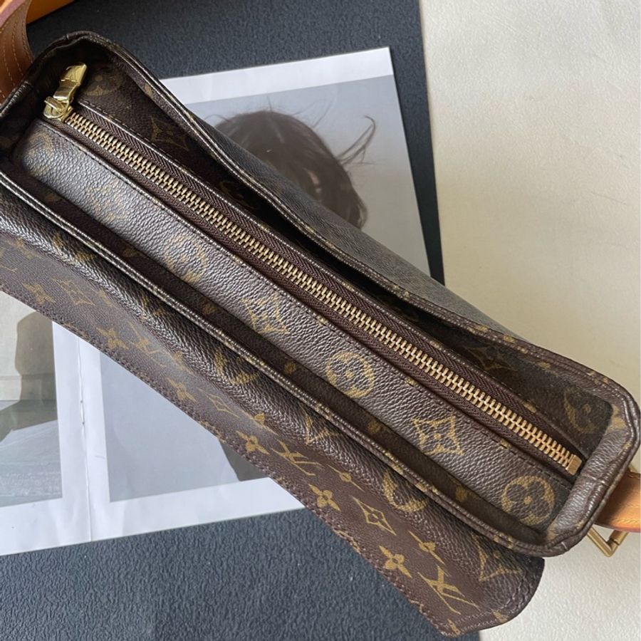 LV 路易威登中古駱駝包小號。-7