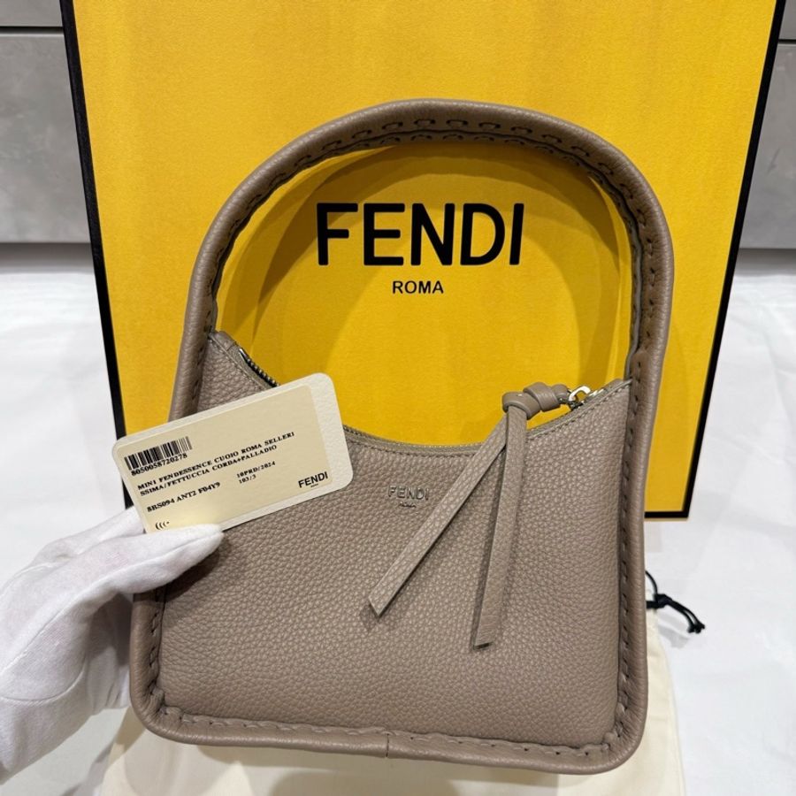 幾乎全新 FENDI Fendessence手提包 24年/有卡 20.5x28x7配塵袋-0