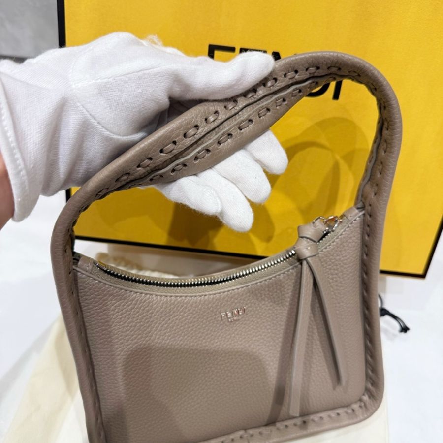 幾乎全新 FENDI Fendessence手提包 24年/有卡 20.5x28x7配塵袋-4